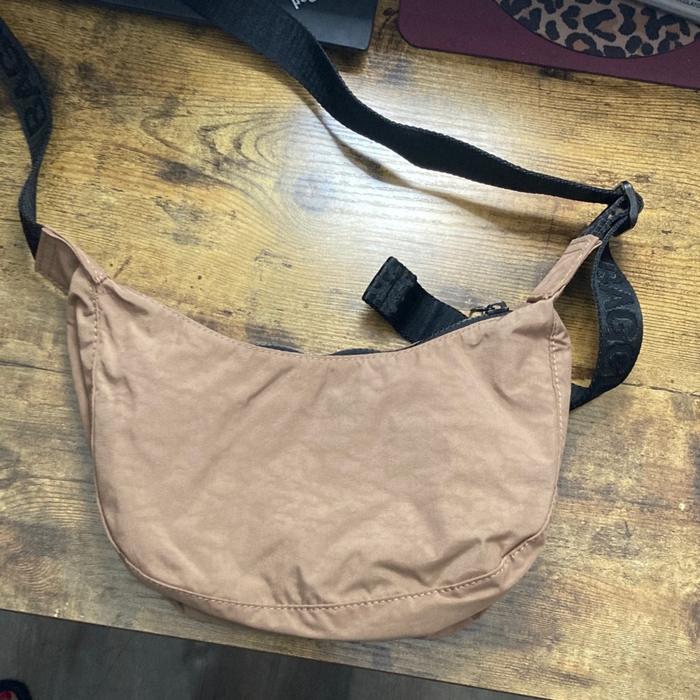 BAGGU Crossbody Bag in Tan- Small